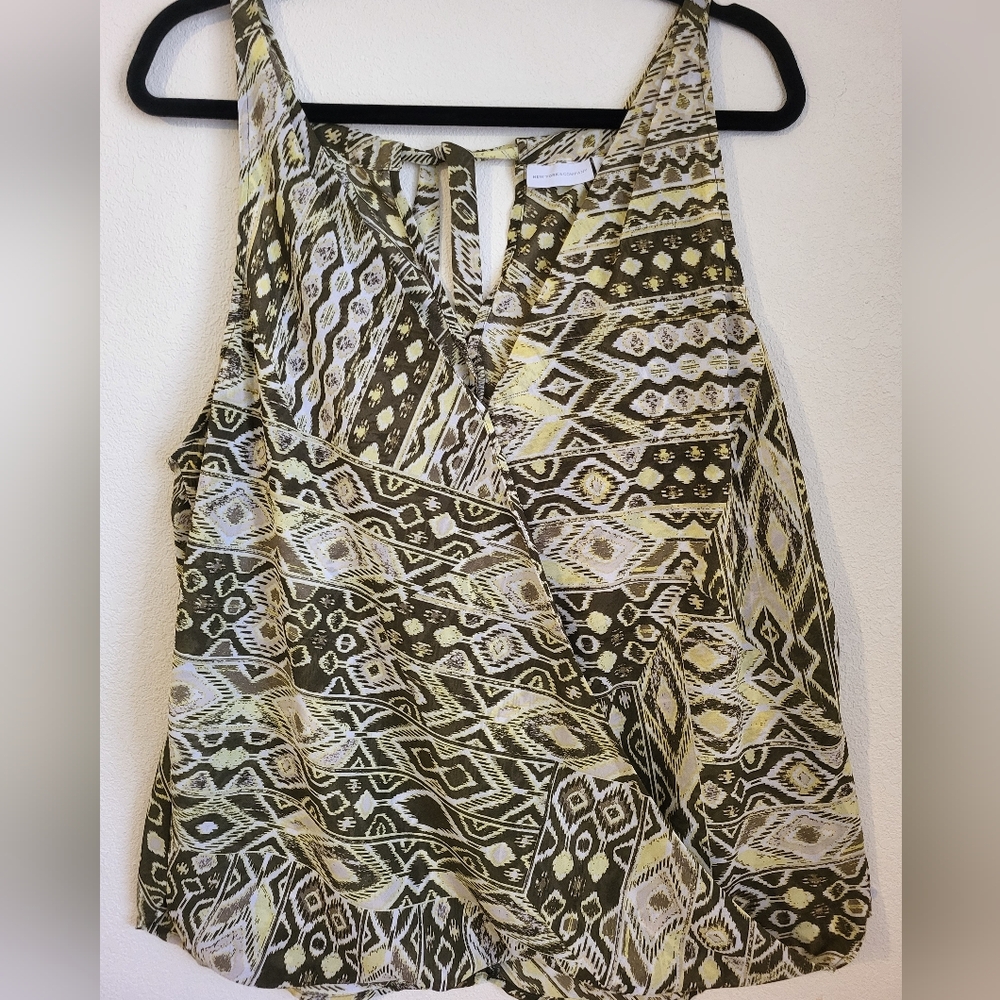 New York & Company Geometric Print Halter Style Tank Top - Green And Cream Large
